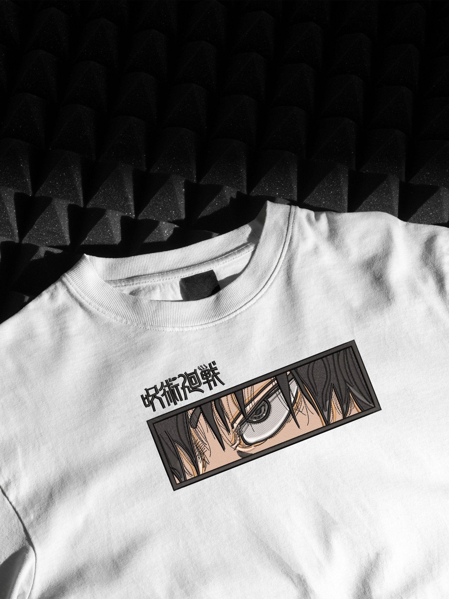 Toji “Awakened Eye” – T-Shirt Ricamo Premium - Otaku Craft